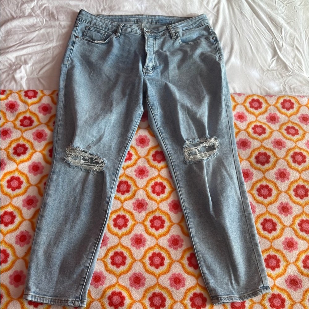Light Wash straight leg ripped jeans
